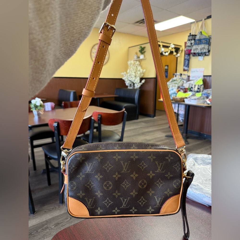 Louis Vuitton Marly Dragonne Clutch Wristlet (Crossbody) - Picture 14 of 16